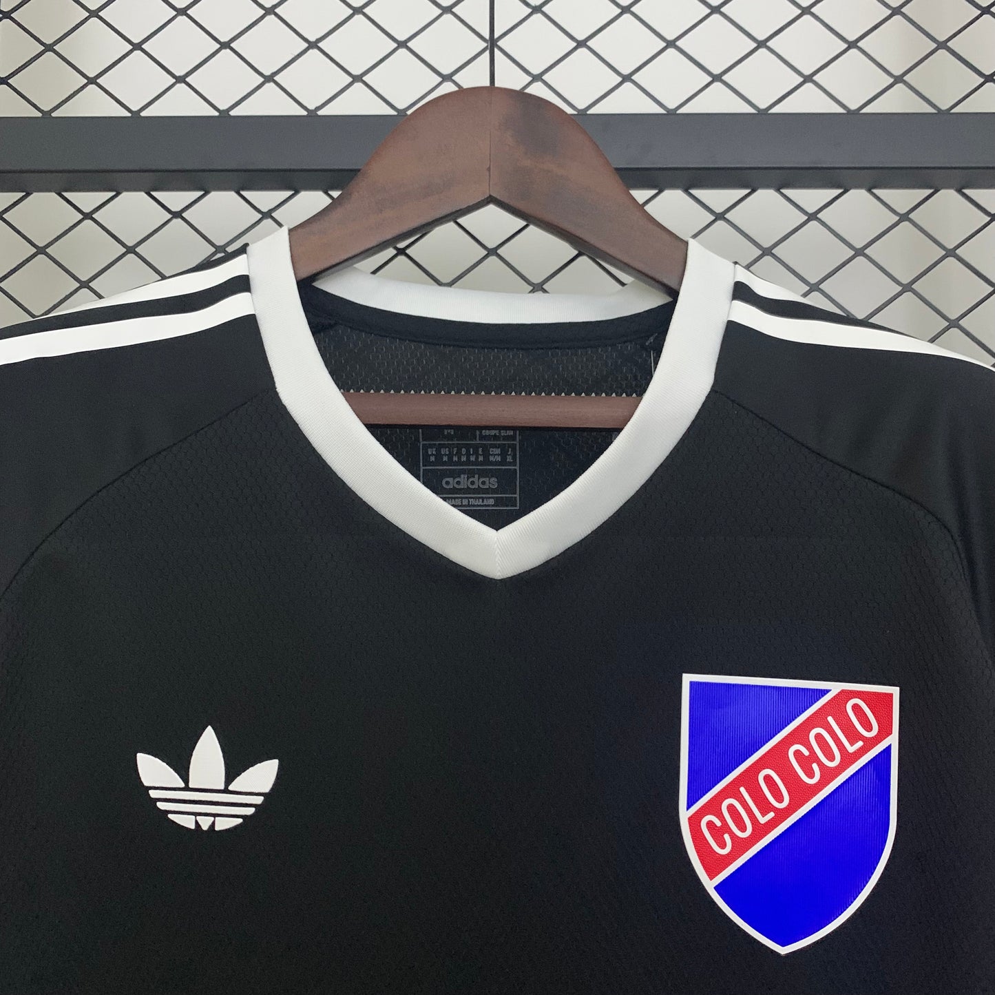 Camiseta Colo-Colo Centenario 2025 – Edición Conmemorativa Negra