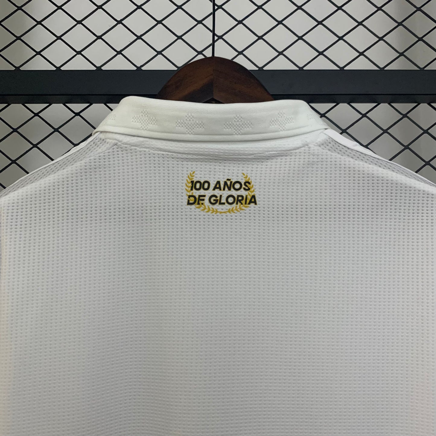 Camiseta Colo-Colo Centenario 2025 – Edición Conmemorativa Blanca