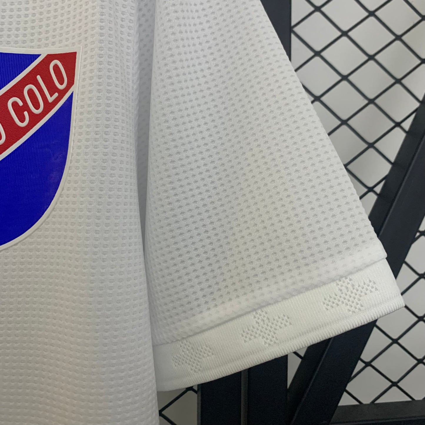 Camiseta Colo-Colo Centenario 2025 – Edición Conmemorativa Blanca